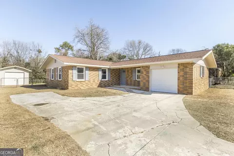 822 Arrowhead Trl, Warner Robins, GA 31088