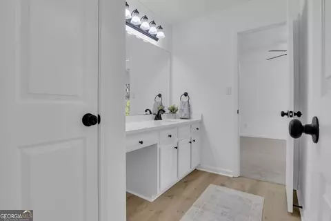 Bath - 155 Hedgewick Way, Tyrone, GA 30290 photo 2 of 10