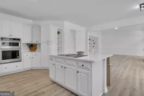 Kitchen - 155 Hedgewick Way, Tyrone, GA 30290 photo 4 of 8