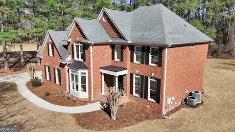 Exterior - 155 Hedgewick Way, Tyrone, GA 30290 photo 8 of 9