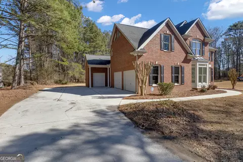 Exterior - 155 Hedgewick Way, Tyrone, GA 30290 photo 2 of 9