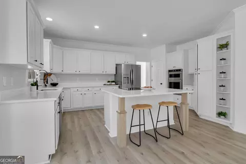 Kitchen - 155 Hedgewick Way, Tyrone, GA 30290 photo 2 of 8
