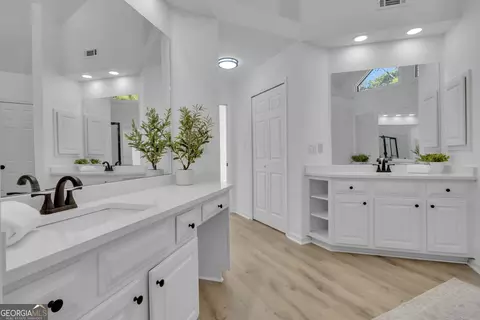 Bath - 155 Hedgewick Way, Tyrone, GA 30290 photo 7 of 10