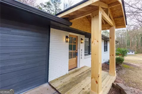 4706 Lincoln Way SW, Lilburn, GA 30047