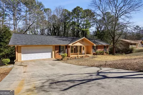 992 Yemassee Trl, Stone Mountain, GA 30083