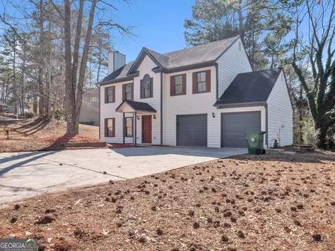 835 Fox Valley Dr, Stone Mountain, GA 30088