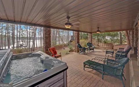 Exterior - 565 Currahee Pt, Toccoa, GA 30577 photo 7 of 13