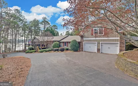 Exterior - 565 Currahee Pt, Toccoa, GA 30577 photo 1 of 13