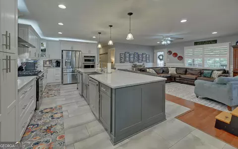 Kitchen - 565 Currahee Pt, Toccoa, GA 30577 photo 3 of 4