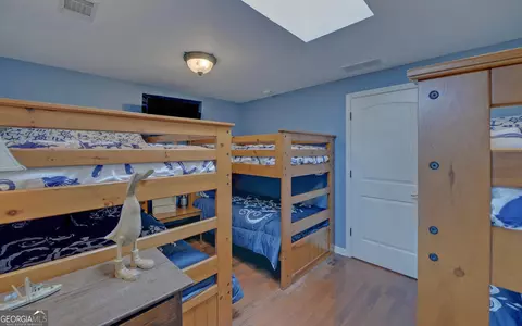 Bedroom - 565 Currahee Pt, Toccoa, GA 30577 photo 10 of 12