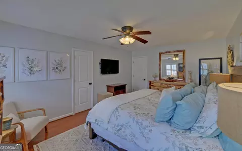 Bedroom - 565 Currahee Pt, Toccoa, GA 30577 photo 3 of 12