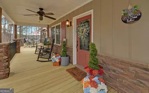 Exterior - 565 Currahee Pt, Toccoa, GA 30577 photo 2 of 13
