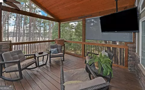 Exterior - 565 Currahee Pt, Toccoa, GA 30577 photo 5 of 13