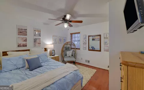 Bedroom - 565 Currahee Pt, Toccoa, GA 30577 photo 6 of 12