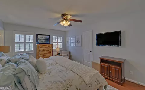 Bedroom - 565 Currahee Pt, Toccoa, GA 30577 photo 2 of 12