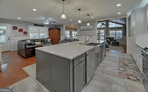 Kitchen - 565 Currahee Pt, Toccoa, GA 30577 photo 2 of 4