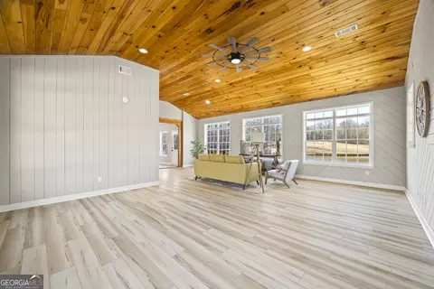 Living - 2894 Chase Rd, Cornelia, GA 30531 photo 1 of 7