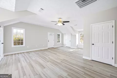 Living - 2894 Chase Rd, Cornelia, GA 30531 photo 6 of 7