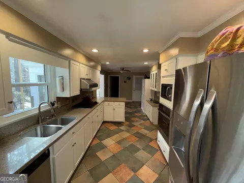 1028 Riverside Dr, Lagrange, GA 30240 photo 6