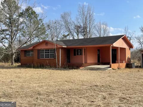 3390 E River Rd, Lumber City, GA 31549