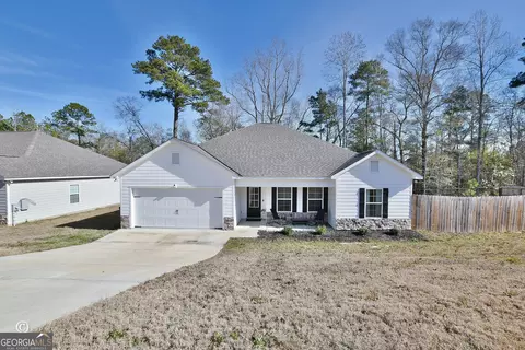 26 Veterans Cts, Fort Mitchell, AL 36856