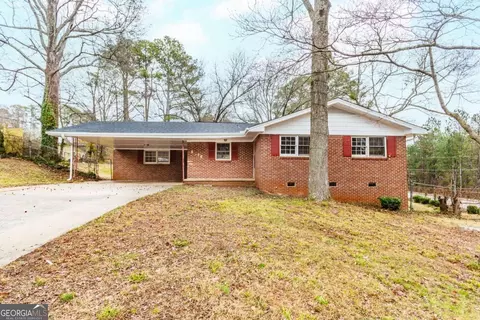 6076 Shortleaf Dr, Forest Park, GA 30297