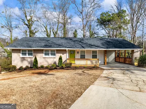 2402 Tiffany Cir, Decatur, GA 30035