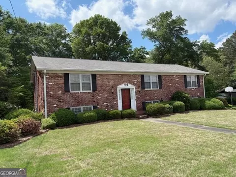 7 Berkshire Ln NE, Rome, GA 30161