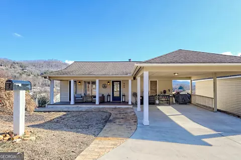 409 Admirals Pt, Hiawassee, GA 30546