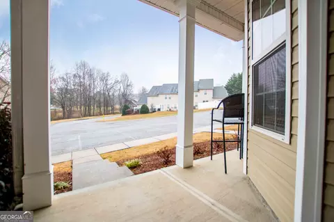 141 Mill Pond Xing L5, Carrollton, GA 30116 photo 3
