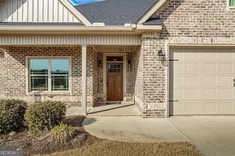 447 Barbara Ct, Forsyth, GA 31029 photo 2