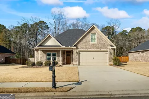 447 Barbara Ct, Forsyth, GA 31029