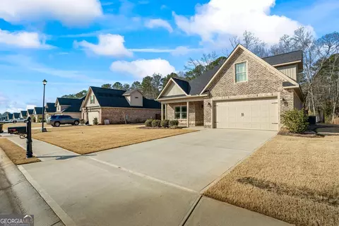 447 Barbara Ct, Forsyth, GA 31029 photo 4
