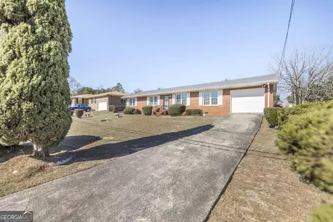 3933 Gadson Dr, Macon, GA 31204