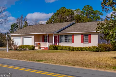 1858 Blalock Ave, Waycross, GA 31503