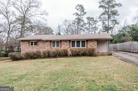 204 Lake Dr, Warner Robins, GA 31088