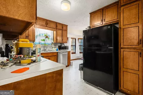 Kitchen - 11800 Pine Needle Ln, Hampton, GA 30228 photo 1 of 2