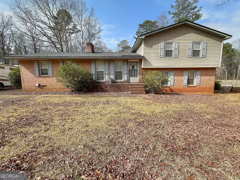 145 N Lake Dr, Lagrange, GA 30240