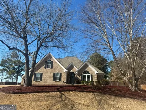 828 Cedar Stream Ct, Loganville, GA 30052