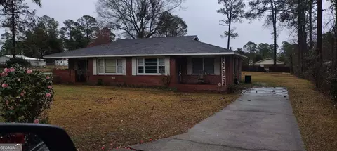 137 First Ave, Mcrae-helena, GA 31055