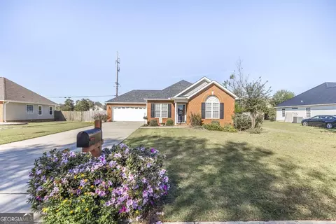 218 Knights Brg, Warner Robins, GA 31093