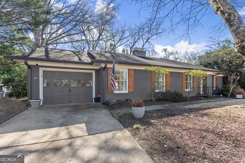 429 Dixon Dr, Gainesville, GA 30501