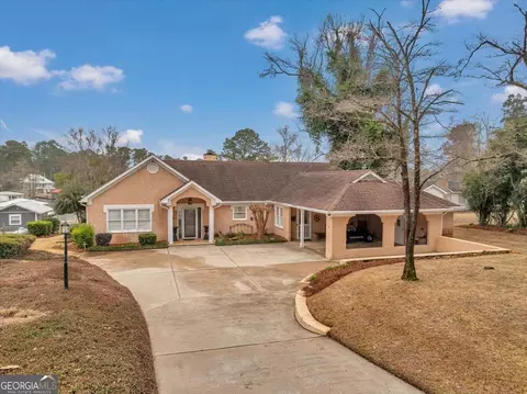 712 Lakeshore Dr, Cordele, GA 31015