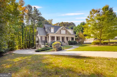 Exterior - 101 Kenmare Row, Tyrone, GA 30290 photo 2 of 7