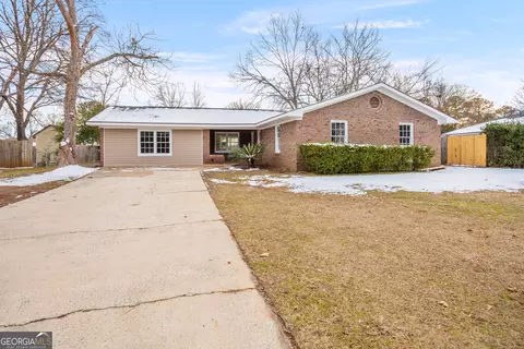 302 Forest Lake Ct, Warner Robins, GA 31093