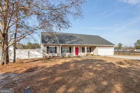 2619 Alton Cir, Waycross, GA 31501