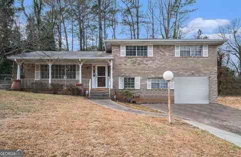828 Dunleith Ct, Stone Mountain, GA 30083