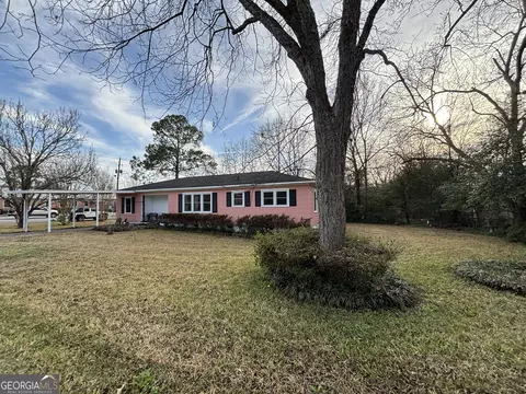 140 Jessup St, Cochran, GA 31014