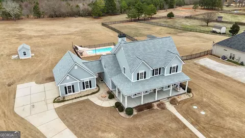 187 Rockhouse Rdg, Senoia, GA 30276