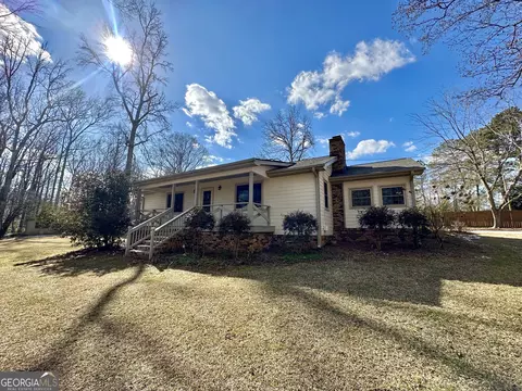 1450 Victoria Ln, Oxford, GA 30054